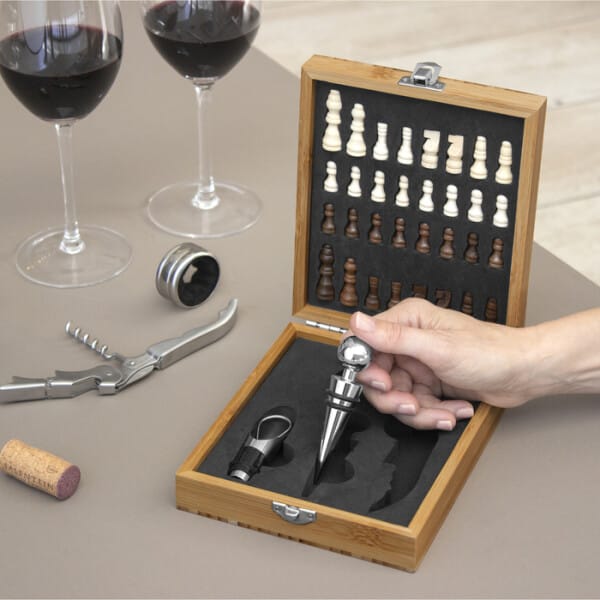 Set de vino con juego de ajedrez Chessy - Imagen 9