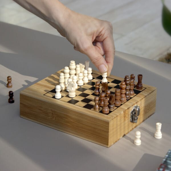 Set de vino con juego de ajedrez Chessy - Imagen 14